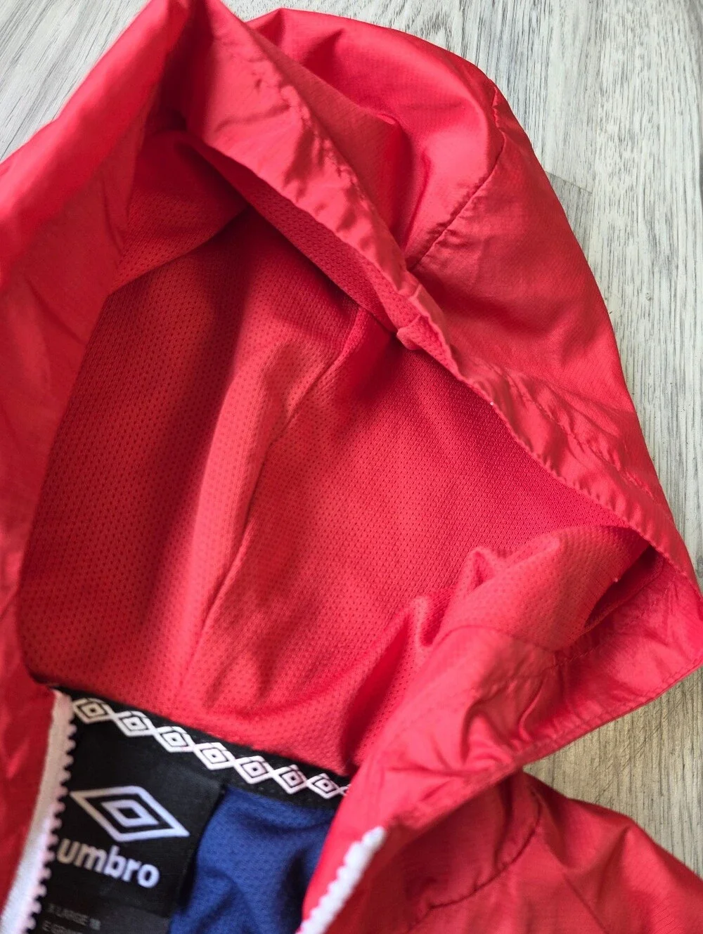 Umbro USA Boys Youth XL 18 Hooded Windbreaker Jacket Red Navy Soccer Flag